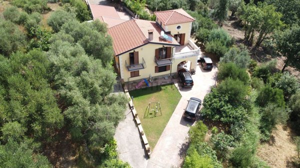 casa indipendente in vendita a Moio della Civitella