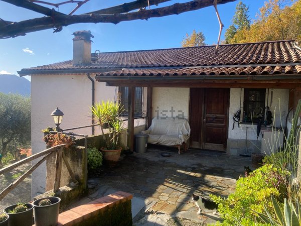 casa indipendente in vendita a Montano Antilia