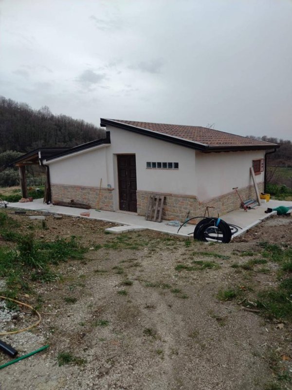 casa indipendente in vendita a Montano Antilia in zona Abatemarco