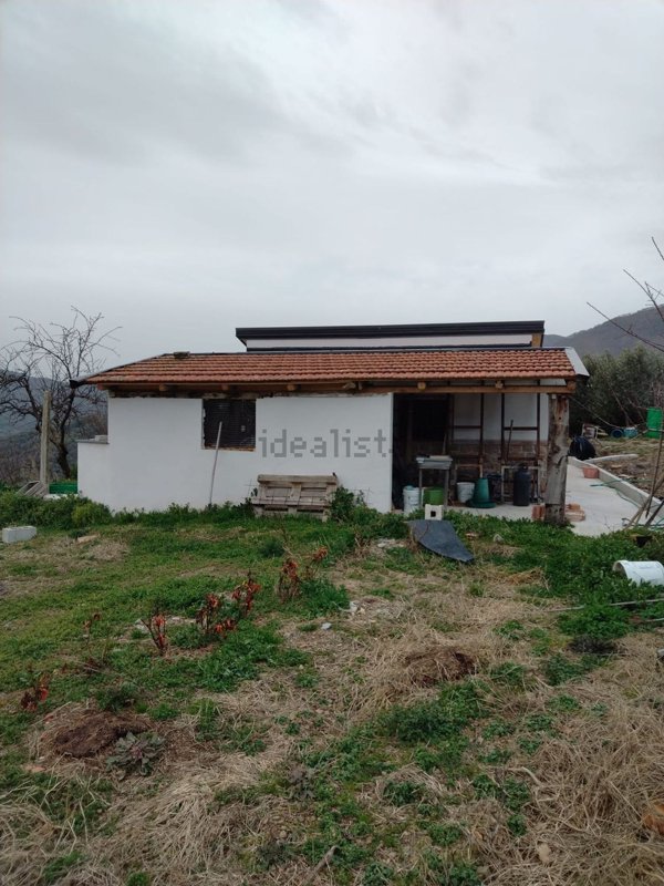 casa indipendente in vendita a Montano Antilia in zona Abatemarco