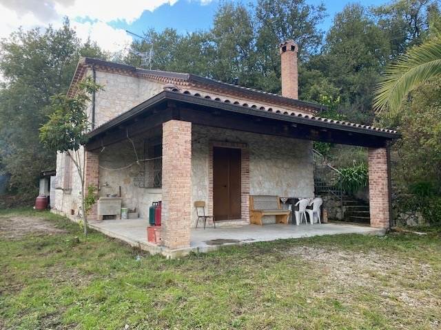 casa indipendente in vendita a Montano Antilia