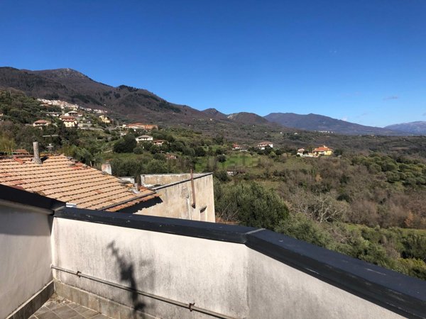 casa indipendente in vendita a Montano Antilia