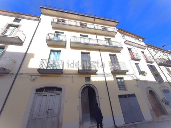 esavano in vendita a Montano Antilia