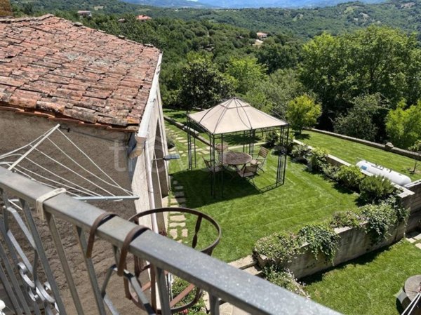 casa indipendente in vendita a Montano Antilia in zona Abatemarco