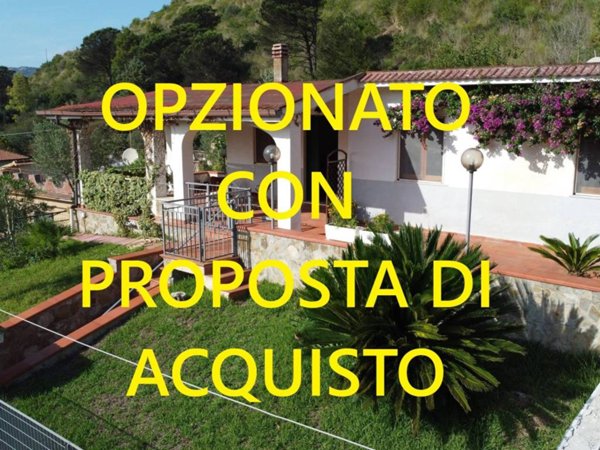 casa indipendente in vendita a Montecorice in zona Case del Conte