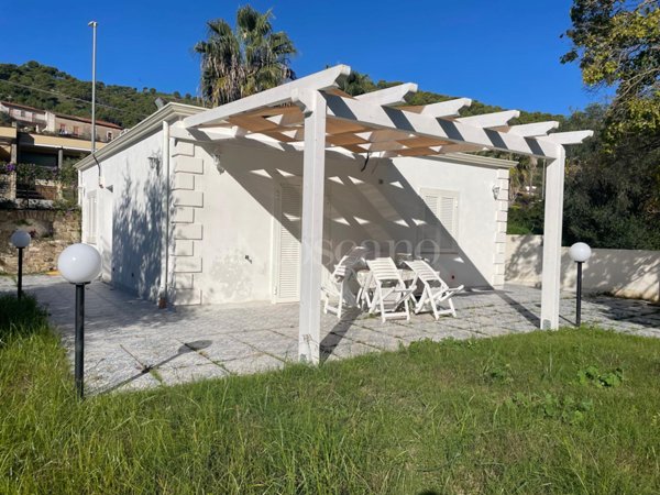 casa indipendente in vendita a Montecorice in zona Agnone