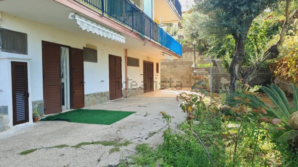 appartamento in vendita a Montecorice in zona Agnone