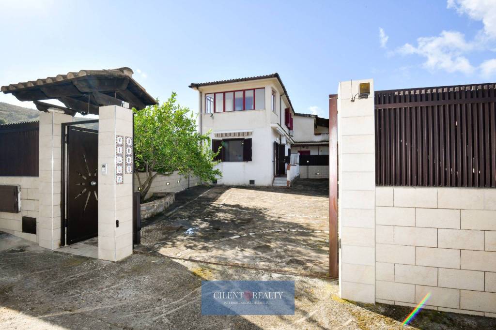 casa indipendente in vendita a Montecorice