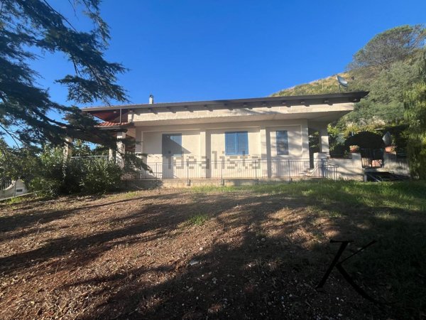 casa indipendente in vendita a Montecorice in zona Case del Conte