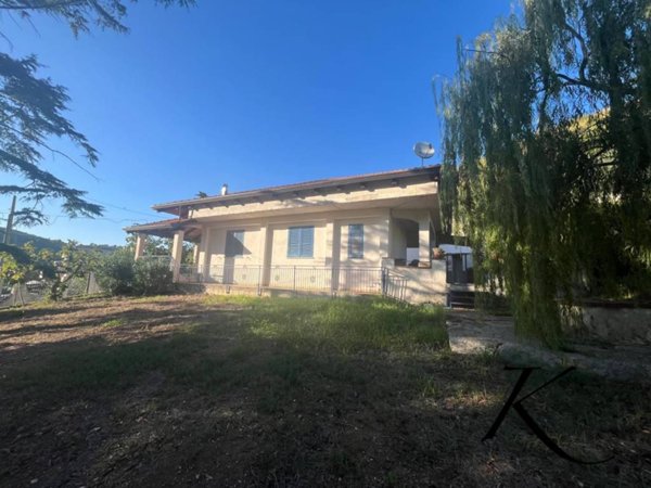 casa indipendente in vendita a Montecorice in zona Case del Conte