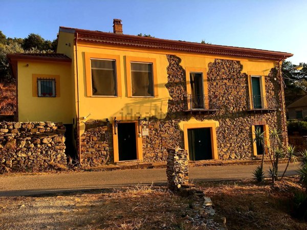 casa indipendente in vendita a Montecorice in zona Agnone
