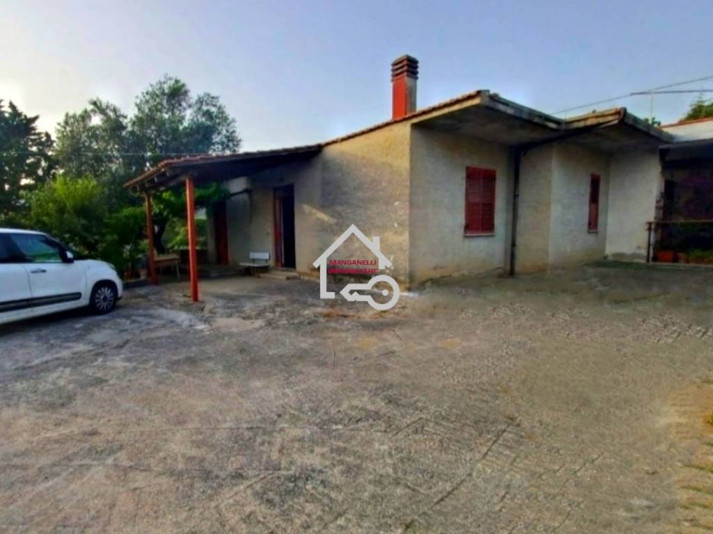 casa indipendente in vendita a Montecorice in zona Case del Conte