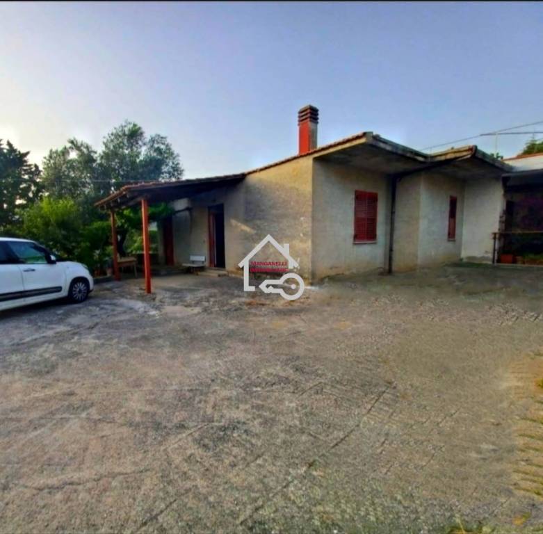 casa indipendente in vendita a Montecorice in zona Case del Conte