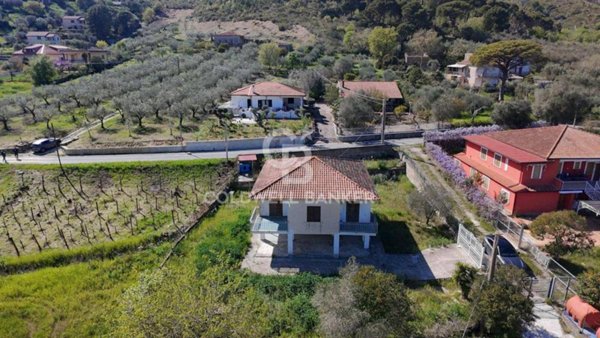 casa indipendente in vendita a Montecorice