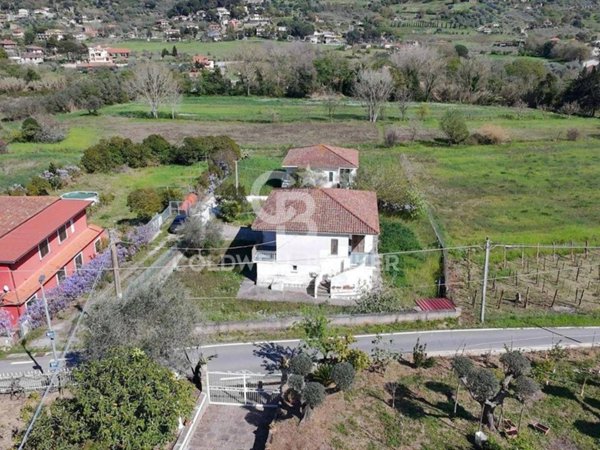 casa indipendente in vendita a Montecorice