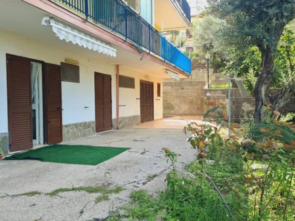 appartamento in vendita a Montecorice in zona Agnone