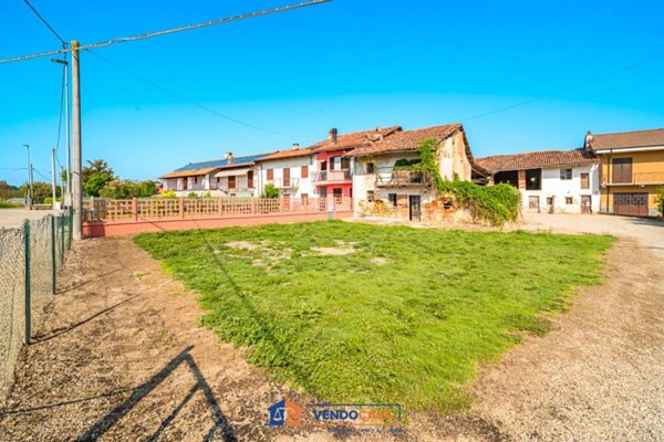 casa indipendente in vendita a Cherasco in zona San Giovanni