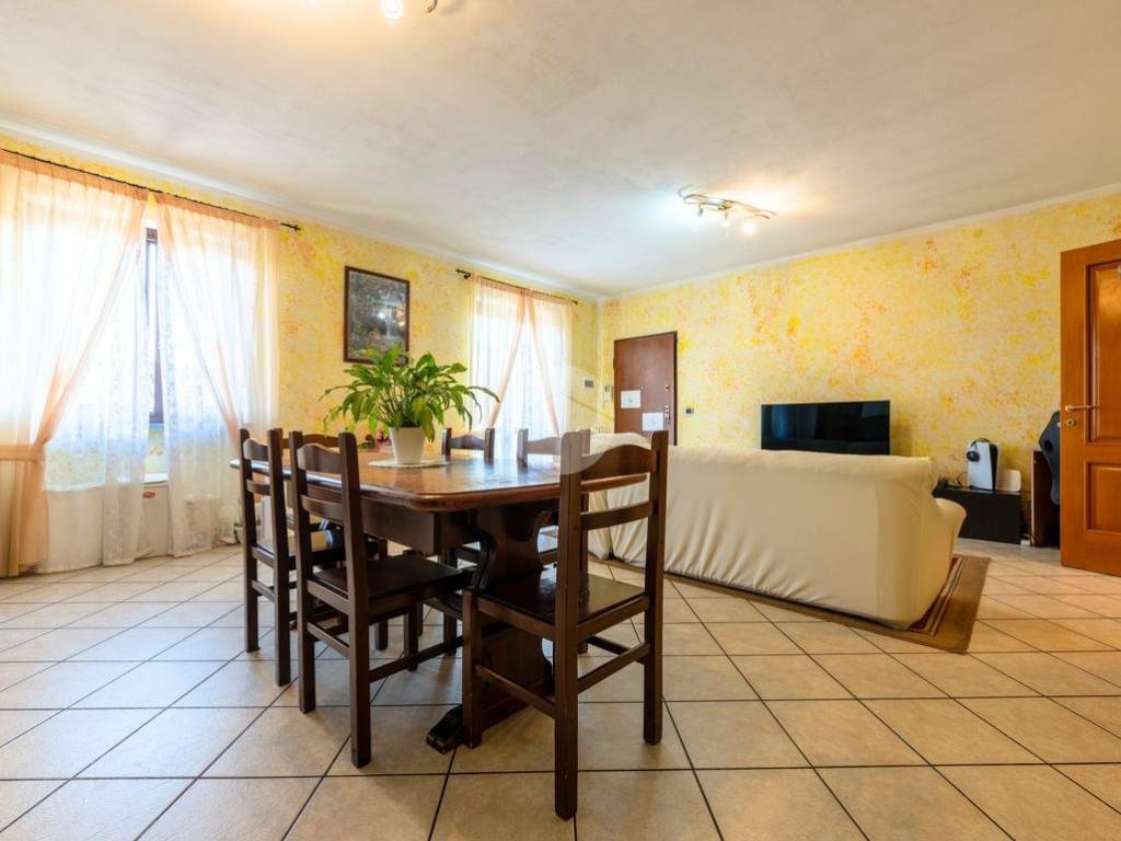 appartamento in vendita a Cherasco in zona Roreto