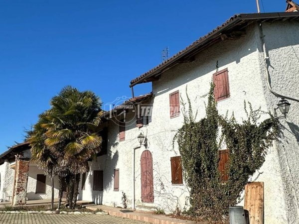 intera palazzina in vendita a Cherasco in zona Cappellazzo