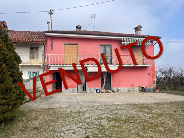 casa indipendente in vendita a Cherasco