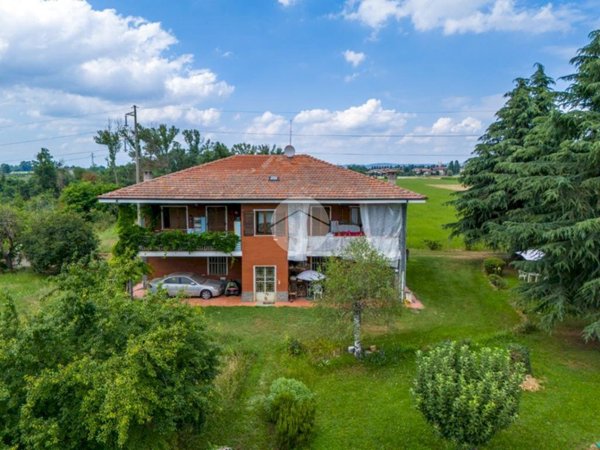 casa indipendente in vendita a Cherasco