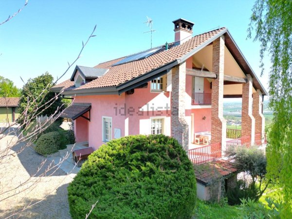 casa indipendente in vendita a Cherasco