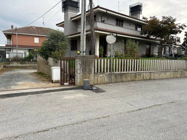 appartamento in vendita a Cherasco in zona Roreto