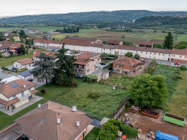 terreno edificabile in vendita a Cherasco in zona Roreto