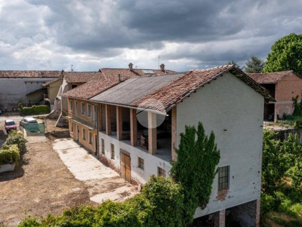 casa indipendente in vendita a Cherasco