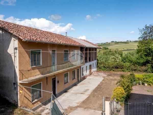 casa semindipendente in vendita a Cherasco in zona San Bartolomeo