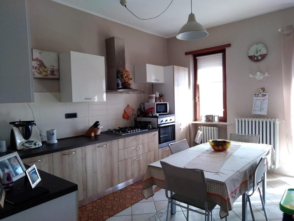 appartamento in vendita a Cherasco in zona Roreto