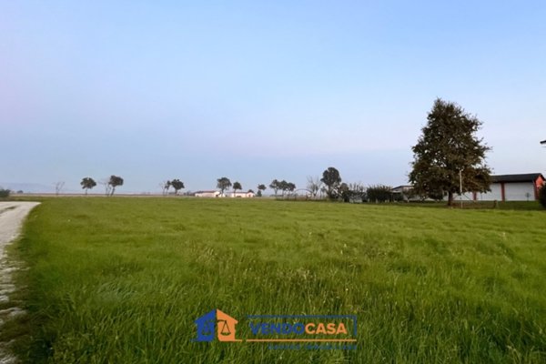 terreno edificabile in vendita a Cherasco in zona San Giovanni