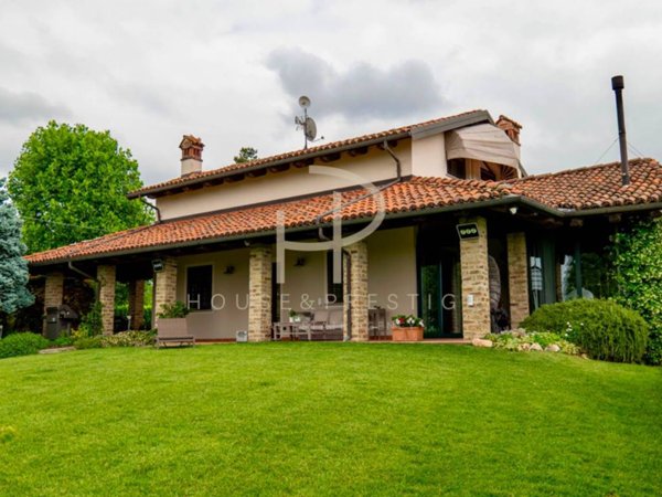 casa indipendente in vendita a Cherasco