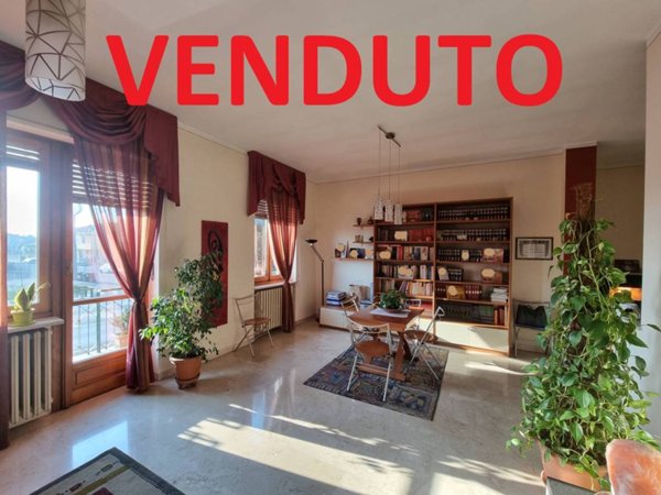 casa indipendente in vendita a Cherasco in zona Roreto