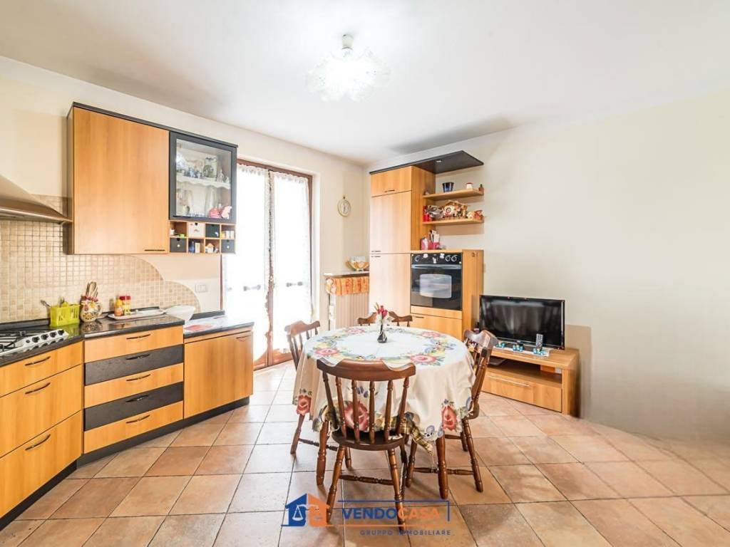appartamento in vendita a Cherasco in zona Roreto