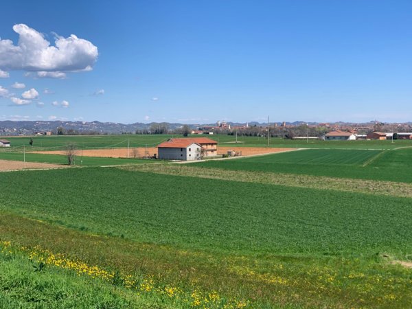casa indipendente in vendita a Cherasco
