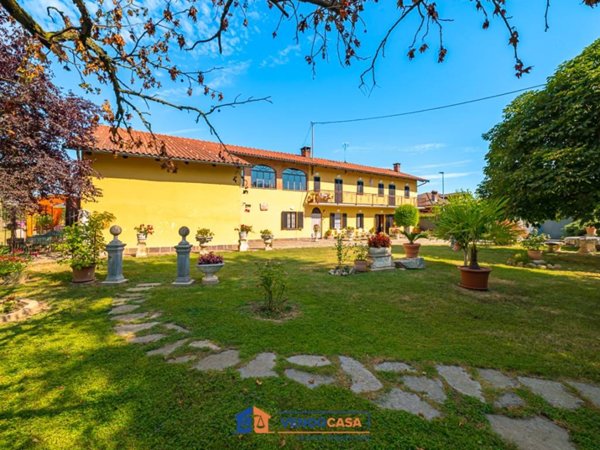 casa indipendente in vendita a Cherasco