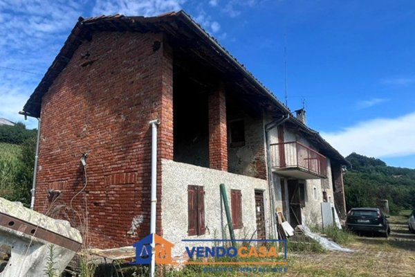 casale in vendita a Cherasco