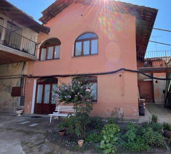 casa indipendente in vendita a Cherasco
