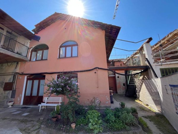 casa indipendente in vendita a Cherasco