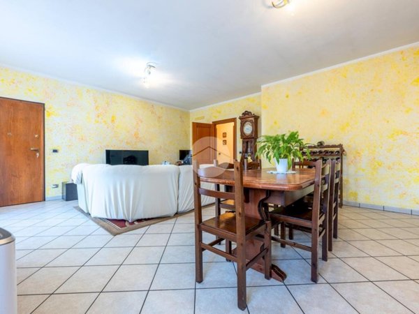 appartamento in vendita a Cherasco in zona Roreto