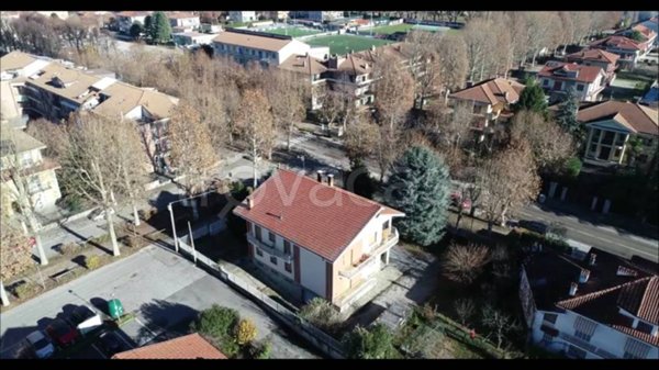 casa indipendente in vendita a Cherasco