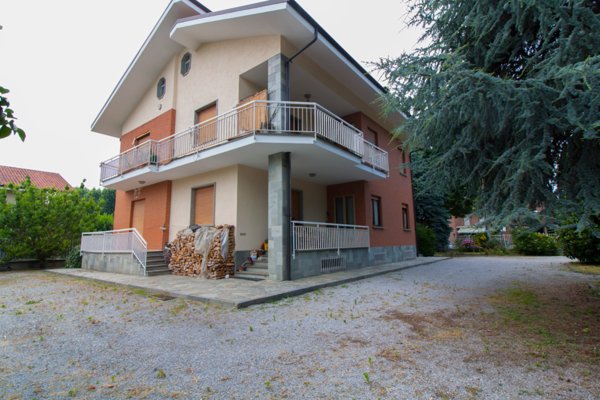 casa indipendente in vendita a Cherasco