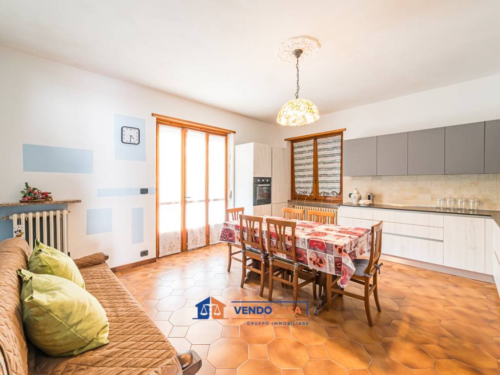 casa indipendente in vendita a Cherasco