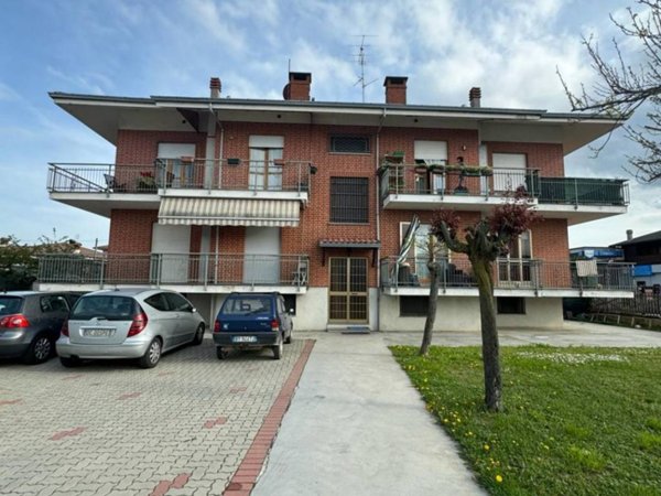 appartamento in vendita a Cherasco in zona Roreto