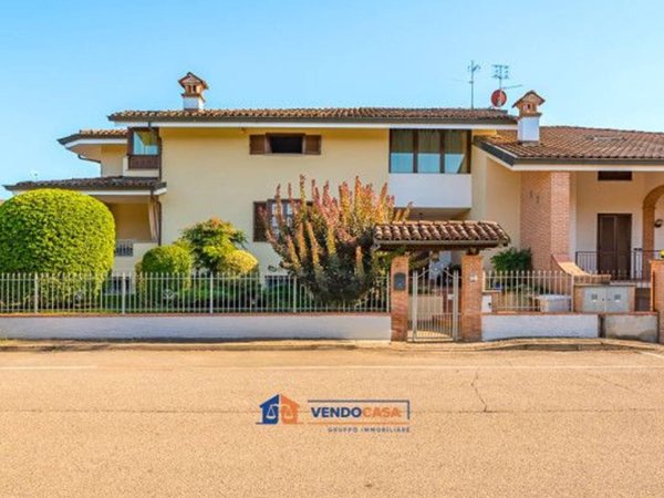 casa indipendente in vendita a Cherasco