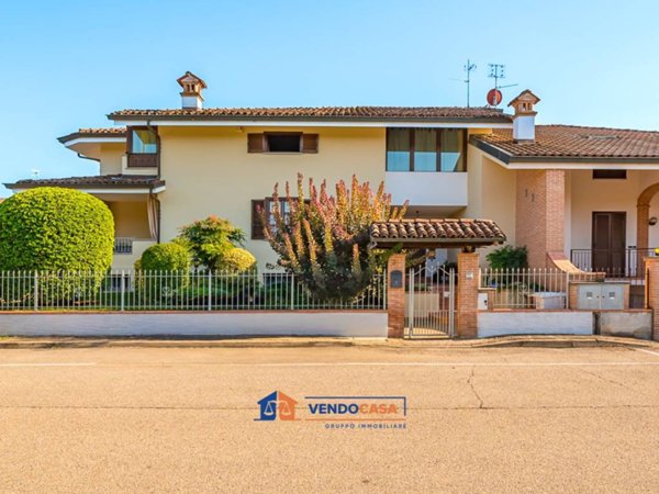 casa indipendente in vendita a Cherasco
