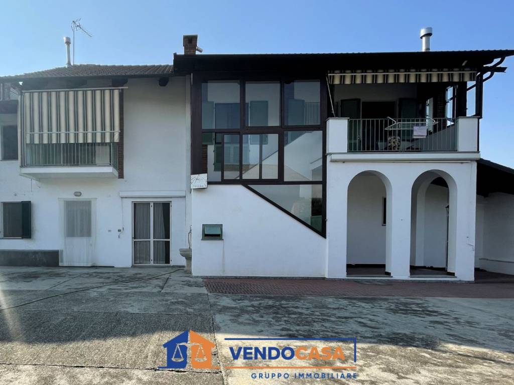 casa indipendente in vendita a Cherasco