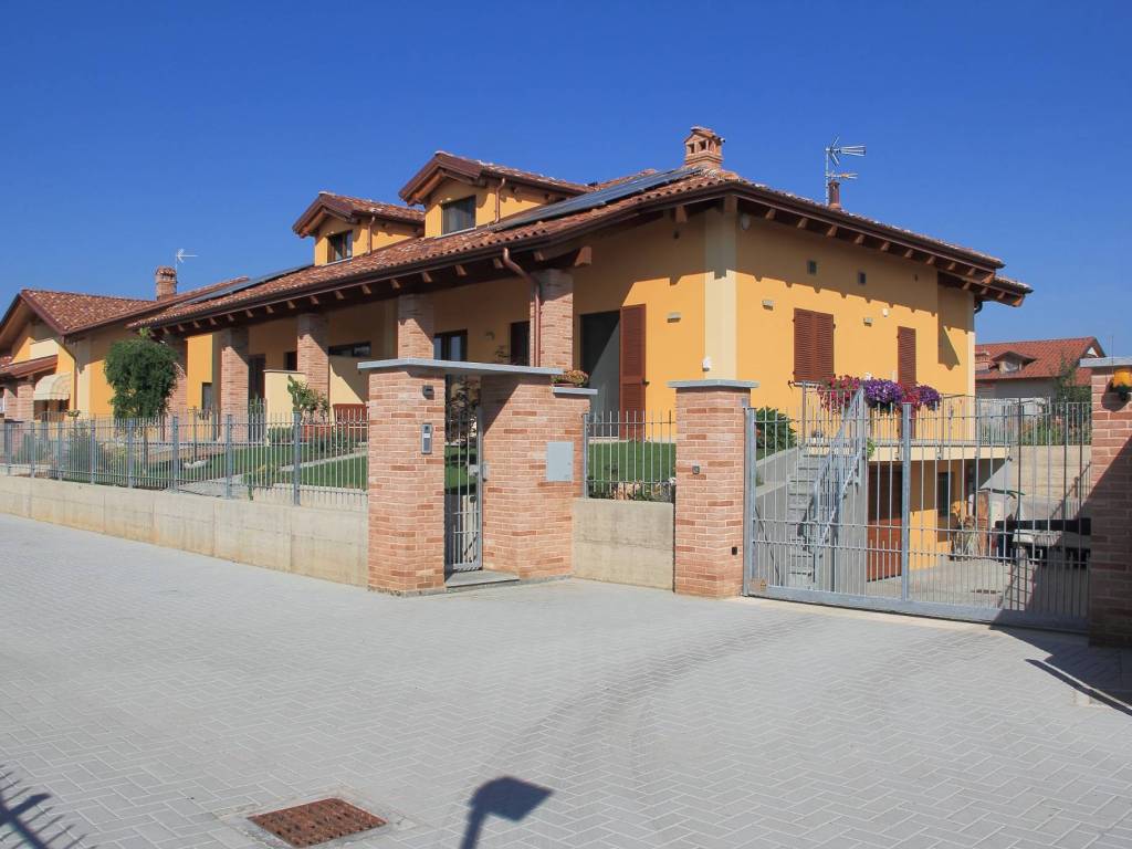 casa indipendente in vendita a Cherasco