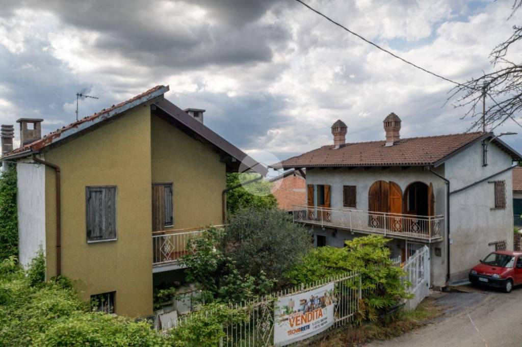 casa indipendente in vendita a Cherasco in zona San Bartolomeo